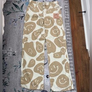 Spunky Smiley pants!